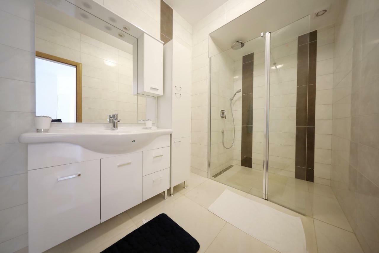 Apartmani Vlado Mitar Sukosan Exterior photo