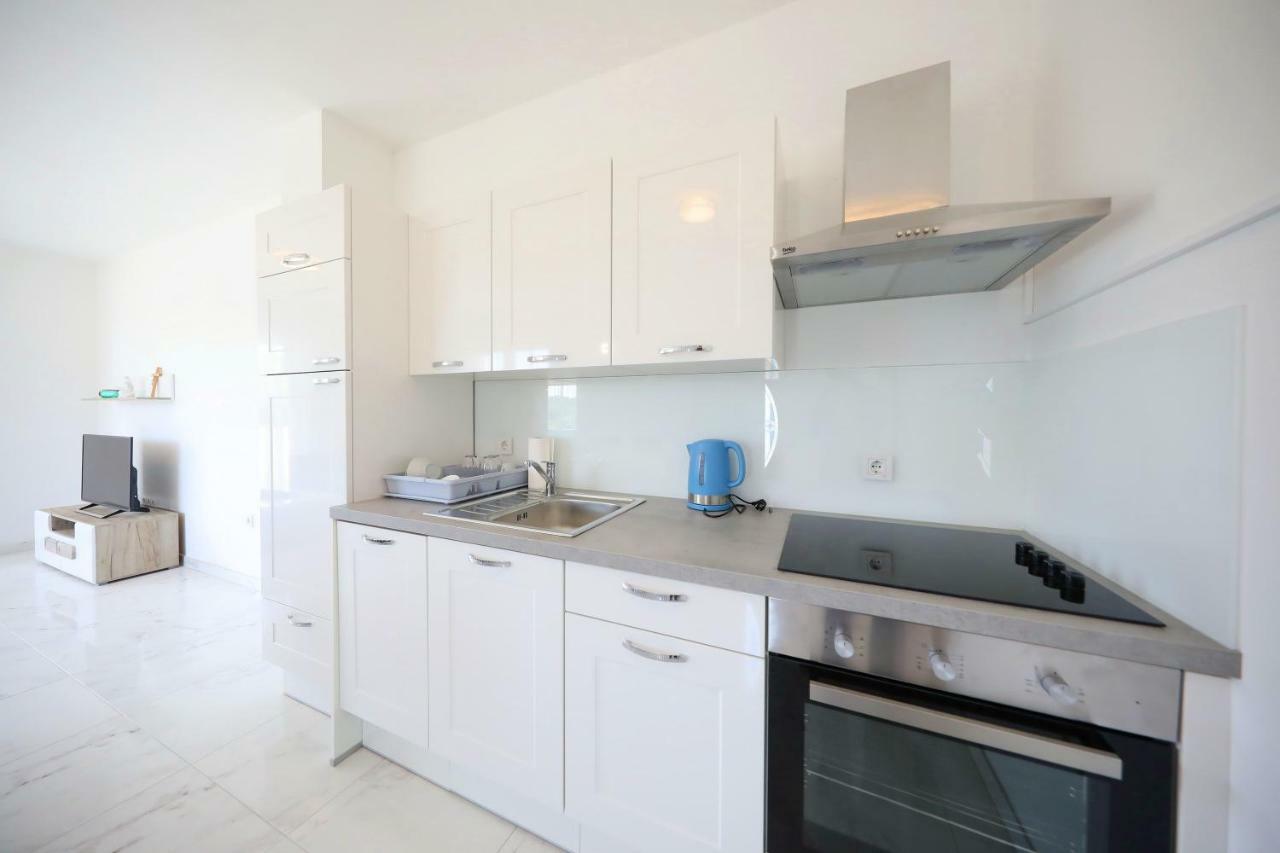 Apartmani Vlado Mitar Sukosan Exterior photo
