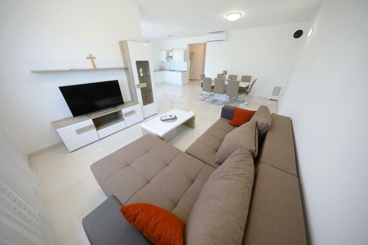 Apartmani Vlado Mitar Sukosan Exterior photo