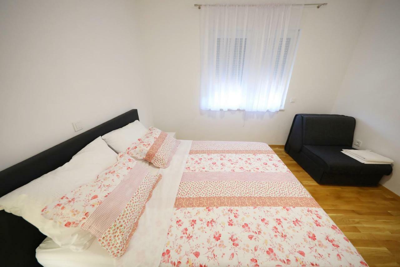 Apartmani Vlado Mitar Sukosan Exterior photo
