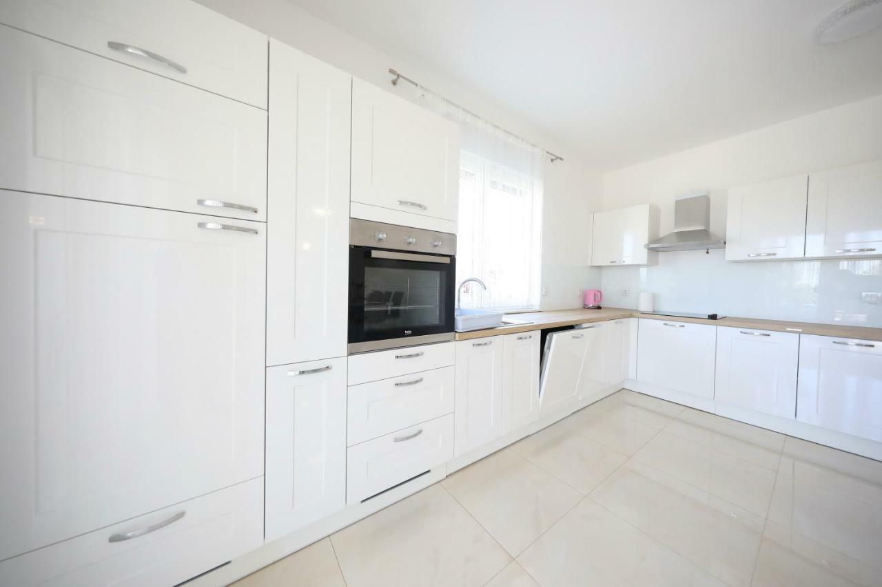 Apartmani Vlado Mitar Sukosan Exterior photo