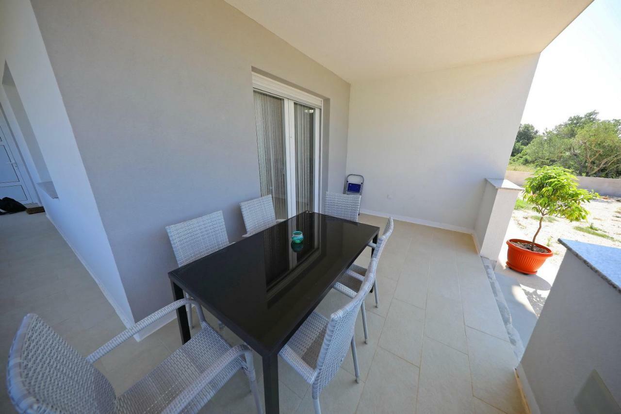 Apartmani Vlado Mitar Sukosan Exterior photo